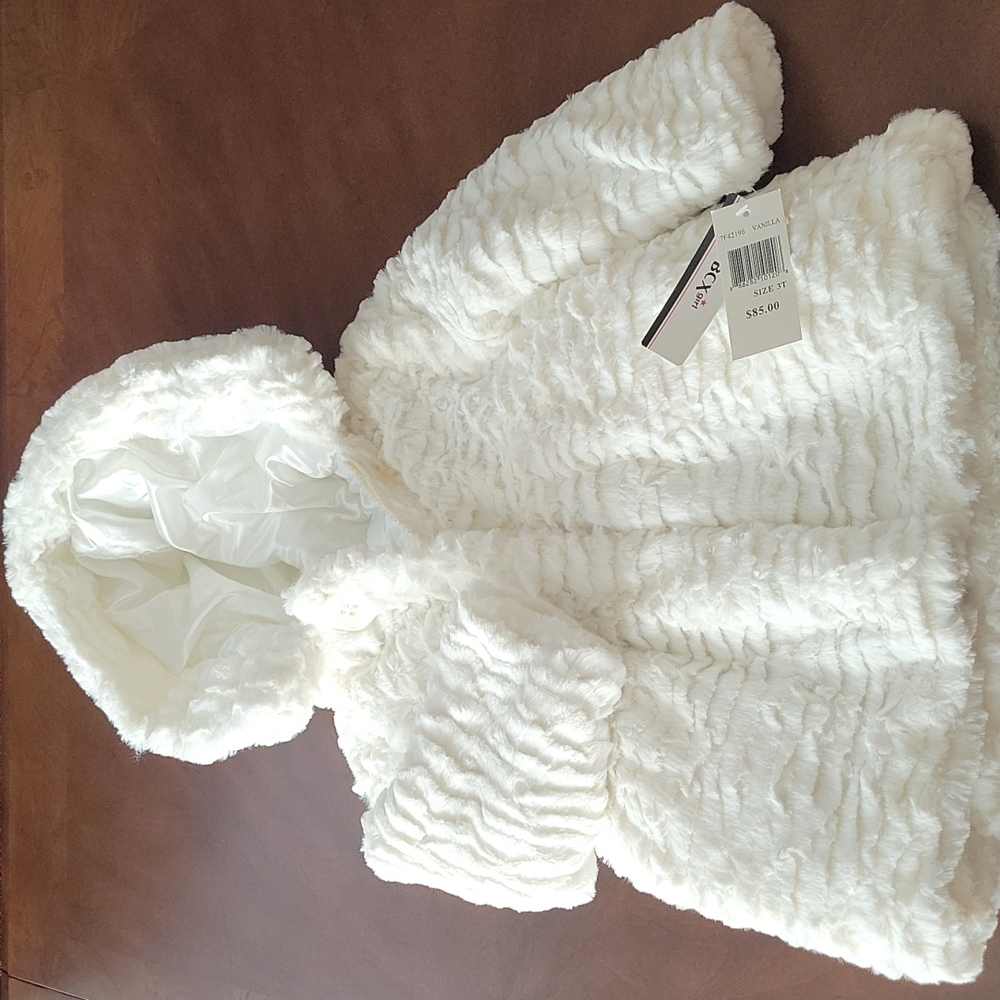 Girls Coat, New reversible white faux fur, size 3T